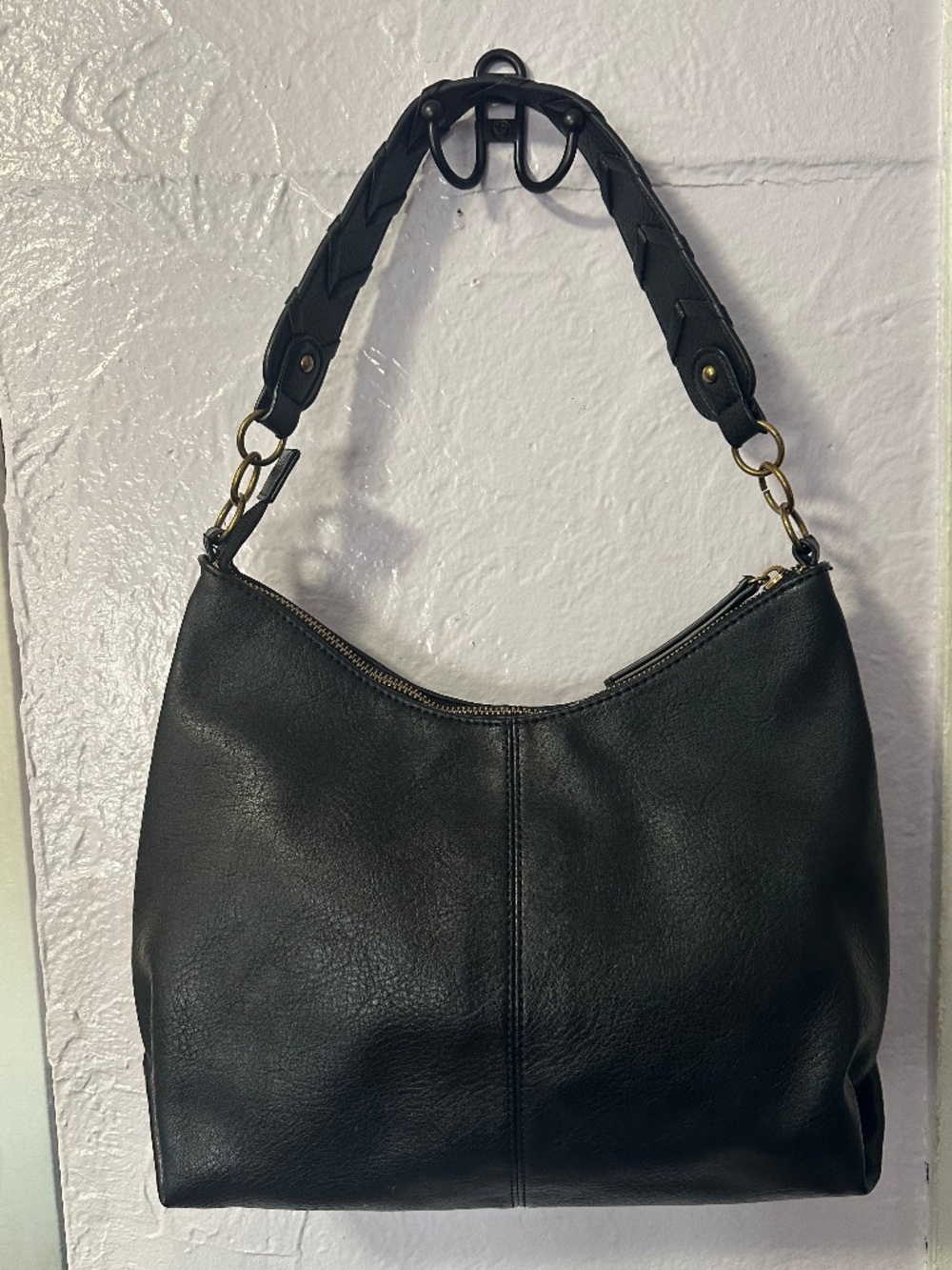 Black shoulder bag